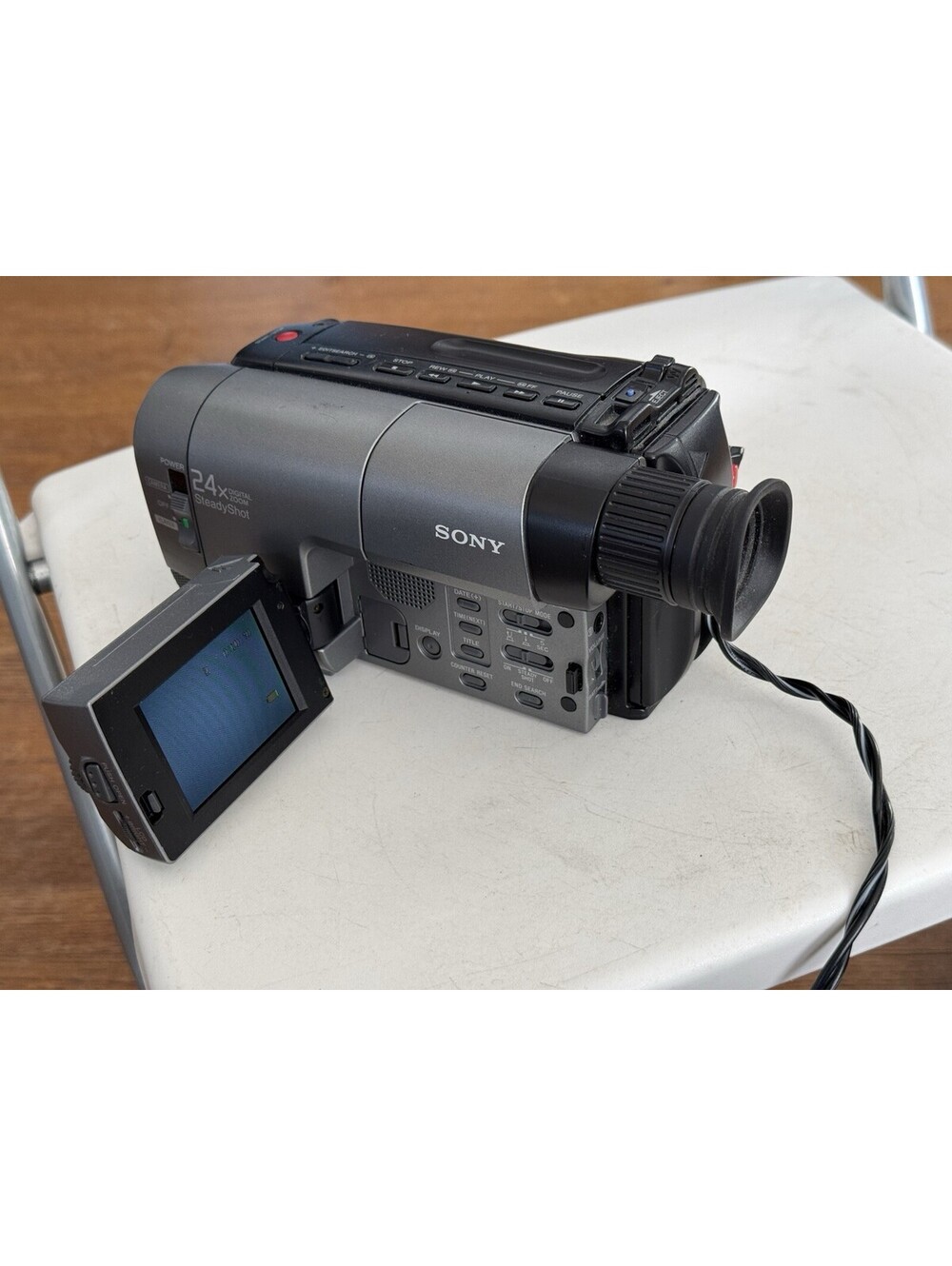 Sony Handycam CCD-TRV21 Video8 Camcorder 24x Zoom 2.5" LCD W/power Cord